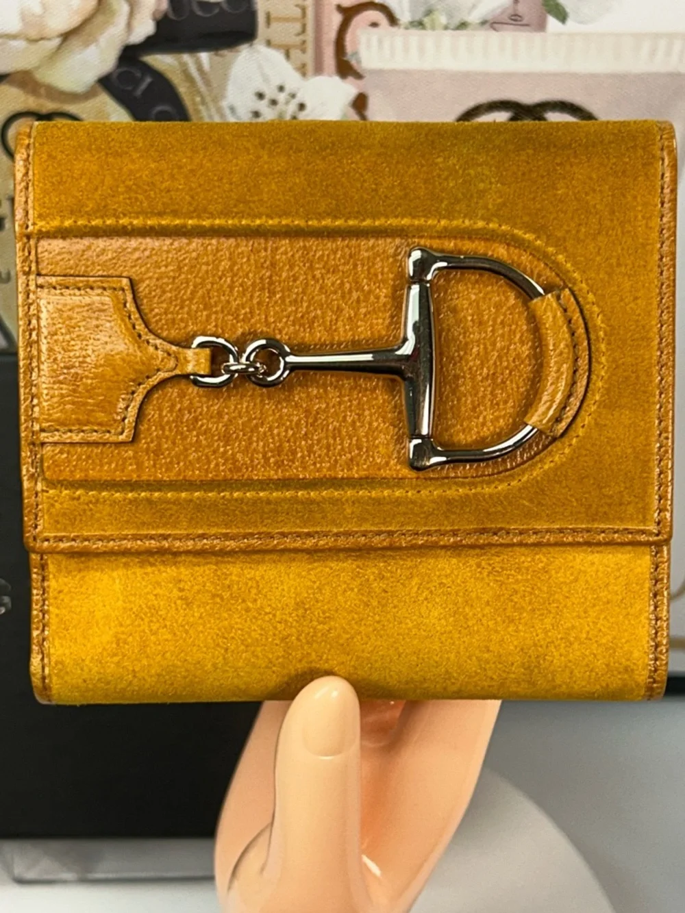 GUCCI Horsebit Suede/Leather Bifold Wallet 😍💛 - Picture 3 of 17